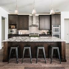 Kitchen countertops remodeling on a budget small kitchen remodeling layout ideas diy white kitchen remodeling paint kitchen remodeling before and after kitchen ideas dark countertops. 75 Beautiful Kitchen With Brown Cabinets And Granite Countertops Pictures Ideas June 2021 Houzz