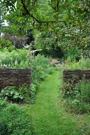 Im Garten Wachst Essbares Unkraut Haus Und Beet Welcome To Blog In 2020 Garten Englischer Garten Gartengestaltung