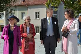 Последние твиты от esther orsini rosenberg (@ev_orsini). Marchenhafte Adelshochzeit In Der Stiftskirche In Eberndorf Volkermarkt