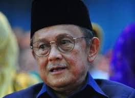 Otomatis, bj habibie juga punya skor iq lebih tinggi dari beberapa tokoh besar dunia lainnya seperti sir isaac newton yang diperkirakan 190 dan mark zuckerberg sebesar 152. Bj Habibie Jadi Muslim Tercerdas Di Dunia