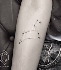 Constelación leo leo tattoo, leo constellation, leo tattoo for women, back tattoo ideas bull simple. Sternzeichen Tattoo 25 Ideen Die Von Sternzeichen Inspiriert Sind