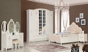 Oda seçimi yaptıktan sonra takımları seçmek daha kolay olacaktır. Paris Yatak Odasi Takimi