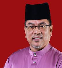 Majlis kerja tertinggi (mkt) umno mempunyai kuasa memecat ahli yang melakukan salah laku termasuk melanggar perlembagaan parti dan tataetika seperti yang diperuntukkan di bawah fasal 20.9 (d) perlembagaan parti. Supreme Council Members Umno