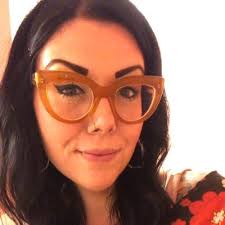 It's twin peaks day! You should listen to the episode where Justin Lore of  @thehorrorbiz666 and I remade the soundtrack to David Lynch's Mulholland  Drive! I hope your day is filled with…