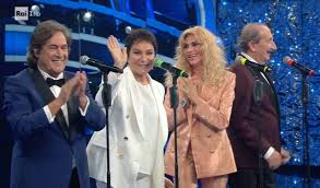 A distanza di 50 anni dal festival di sanremo del 1971, i ricchi e poveri, nel nuovo videoclip, si ritrovano in studio di registrazione per incidere che. Ag0rdubzj23ntm