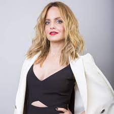 Does mena suvari have tattoos? Mena Suvari Gives Birth To Her First Baby E Online