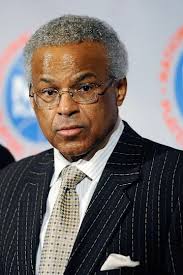 NBPA executive director Billy Hunter sought union investment for bank with  ties to son