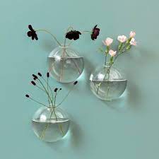 Vase Mural Demi Boule En Verre 17 50 L Un Http Www Lepetitflorilege Com Catalogue Deco Aux Murs Vase Vase Verre Grands Vases En Verre Le Petit Florilege