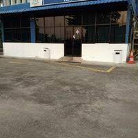 Jelasnya lagi, polis juga menemui enam ketul batu di bakul motosikal yang ditunggangi lelaki tersebut dipercayai akan digunakan untuk dibaling ke arah katanya, lelaki itu bersama barang rampasan dibawa ke balai polis ayer tawar untuk siasatan lanjut di bawah seksyen 427 kanun keseksaan. Balai Polis Batu Berendam Melaka Melaka