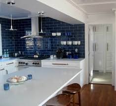 Le Carrelage Mural En 50 Variantes Pour Vos Murs Cuisine Moderne Blanche Carrelage Mural Remodelage Petite Cuisine