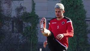 Teknik direktör abdullah avcı'nın orta sahaya ısrarla gençlerbirliği'nden berat özdemir'i istediği, trabzonspor. Trabzonspor Berat Ozdemir Transferini Bitirdi Fotomac