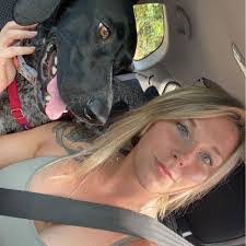 Brianna Dodd's Instagram, Twitter & Facebook