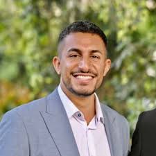 אחרי שנתיים וחצי, הגיע הזמן להיפרד מהמקום שהפך לי לבית שני. כשהתחלתי כאן  בשנה הראשונה של התואר, לא תיארתי לעצמי כמה משמעותית תהיה התקופה הזו. זכיתי  לעבוד עם אנשים מדהימים בסביבה מרתקת