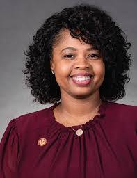 Anita Larose's Instagram, Twitter & Facebook