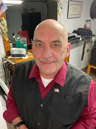 Enthusiasm Attracts.Top of the morning from Heads Up Barbershop where  legends get their haircut.Open at 7am-4pm.Walkins welcomed.That's freedom  Handicap accessible.That's service.From head shaves to straight shaves we  do it all.How's your PMA?Terrific.And