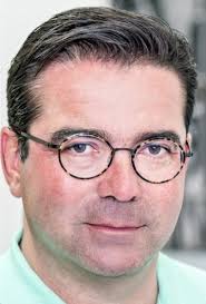 Dr. med. Robert Feld