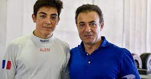Jean alesi, né giovanni alesi le 11 juin 1964 à montfavet sur la commune d'avignon1 (vaucluse), est un pilote battant sur le fil son rival érik comas2. Yes Ladies And Gentlements Jean Alesi S Son Is Going To Race In Gp3 Next Year