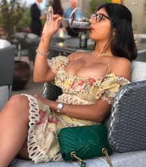 Former pornstar, sports activities commentator and social media character, mia khalifa took to instagram to announce her divorce from her husband, robert sandberg. Mia K On Instagram How Re You Handling The Caps Early Exit Me Fashion Insta Fashion Looking Stunning