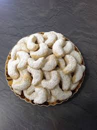 Uromas Vanillekipferl Von Binchen 70 Chefkoch Kekse Backen Rezept Vanillekipferl Backen Weihnachtskekse Backen