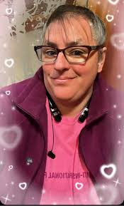 𝔽𝕒𝕤𝕙𝕚𝕠𝕟 ℂ𝕠𝕦𝕣𝕥: Amy Quinn sizzles in hot pink and electric blue!  🔥 Which outfit would you wear?