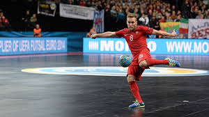 นักฟุตซอลส่วนใหญ่ที่มาจาก การเล่นฟุตบอล 11 คน มักใช้ข้างเท้าด้านใน และข้างเท้าด้านนอก ในการจับลูกฟุตซอล มักเป็นสาเหตุให้. à¸— à¸à¸­à¸¢ à¸²à¸‡à¹€à¸ à¸¢à¸§à¸ à¸š Futsal Rules History Sportsregras