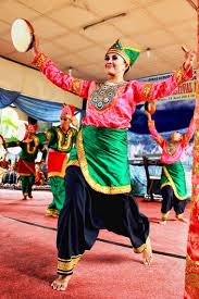Check spelling or type a new query. Syair Berdendang Dalam Tari Indang Indonesia Kaya