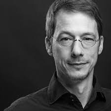 Zu neuen Ufern: 41 Geschichten, die Grenzen überschreiten : Joanowitsch,  Katharina, Bauer, Leah, Baumann, Dagmar, Bendixen, Britta, Bergner, Edda,  Bertini, Hanna, Bracke, Martina, Bregel, Michael Georg, Brox, Angelika,  Cazzola, Jenny, D., Stevie,