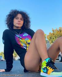 Gabriela Saraiva apaixonante - pele macia para admirar