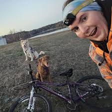 Hi everyone, my doggo keeps getting cracked nails. I'll ofc take her to the  vet to get checked for anything medical, but in case it's not medical, what  do people do to