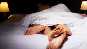 استخدام اللعاب كمادة تشحيم جنسية أثناء الجماع يزيد الفرص بالاصابة بمرض الهربس