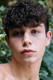 Hayden Brooks's Instagram, Twitter & Facebook