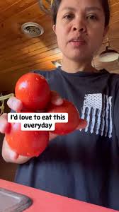 This is what i do everytime i harvested my tomatoes😋😋😋.