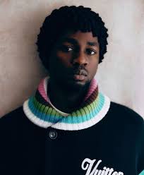 people 🇳🇬Le chanteur nigérian vient d'ajouter deux nouveaux joyaux à sa  collection de voitures : deux Tesla Cybertrucks d'une valeur de plus de 200  000 $ ! #OmahLay #TeslaCybertruck #LuxuryCars #MusicStar #Nigeria