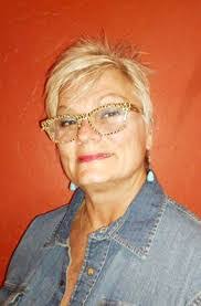 Debbie Standish's Instagram, Twitter & Facebook