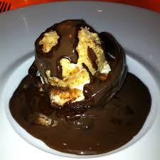 Petite Boule De Chocolat Le Cirque Caramel Crunch Fun Desserts White Chocolate Ice Cream