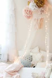 Pour éclairer la chambre de votre enfant de façon originale et créer une ambiance tamisée, berceau magique vous propose une sélection de guirlandes lumineuses. 1001 Idees Pour Une Guirlande Lumineuse Pour Chambre Deco Chambre Cocoon