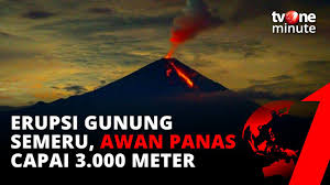 Hal ini diketahui pukul 03.10 wib. Gunung Semeru Meletus Warga Bergerak Mengungsi Tvone Minute Youtube