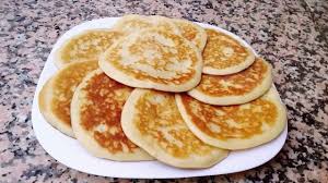 Recette Au Yaourt En 10min Sans Temps De Repos Youtube Recette Recettes De Pancake Gateau Yaourt