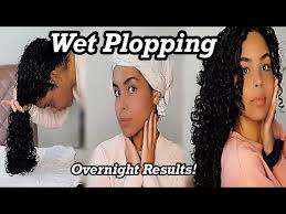 How to protect your curly hair at night? Pineappling How To Do The Pineapple Method On Naturally Curly Hair