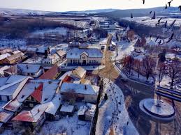 Cu alte cuvinte, comuna dumbrăvița are acum o benzinărie la 1000 de locuitori! Foto Imagini Superbe Din Cea Mai Bogata Comuna A Romaniei A Nins Ca In Povesti In Ciugud Mobile