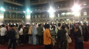 Kegiatan akad nikah hanya dilakukan di ruang utama masjid. Gelar Akad Nikah Di Masjid Istiqlal Pernikahan Vicky Angel Lelga Jadi Tontonan Jemaah Tribun Kaltim