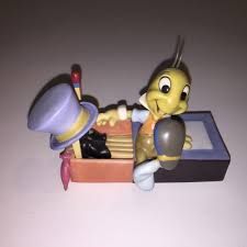 Check spelling or type a new query. Wdcc Pinocchio Jiminy Cricket Let Your Conscience Be Your Guide Event Sculpture Jiminy Cricket Sculpture Wdcc