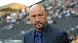 Nella telenovela che sbanca l'auditel del gossip si fa finalmente sentire la giovanissima romena. Raluca Rebedea Rupe TÄƒcerea Despre Fostul SoÅ£ Ce Fel De TatÄƒ E De Fapt Walter Zenga Impact