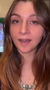 Paris Corner Ruby Avri