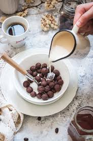 Billes De Cereales Biscuitees Maison Facon Nesquik Gout Moka Biscuit Petit Dejeuner Alimentation Cereales Chocolat