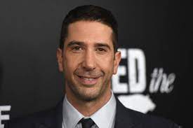David schwimmer is best known for his role as ross geller in one of the most successful television sitcoms of all time, friends. Laut David Schwimmer Ist Eine Friends Reunion Wahrscheinlicher Als Die Von Oasis
