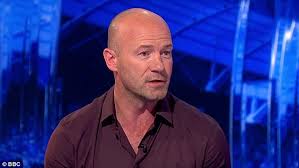 The former england captain has become a familiar face on the corporation's coverage of the barclays premier. Alan Shearer Signs New Contract As Bbc Match Of The Day Pundit Until 2020 Daily Mail Online
