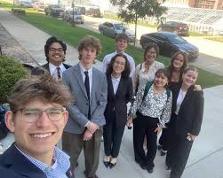 ✖️🔶 On Friday, members of SECS and FFI met with the University of Illinois  Chief Financial Officer Paul Ellinger along with representatives from SSC  and SSLC to discuss our demands, our 3-5