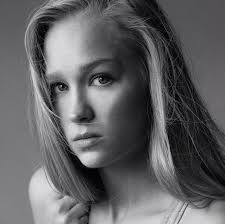 Dakota M Jones-Actress/Model