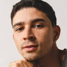 Sasha Carrier's Instagram, Twitter & Facebook